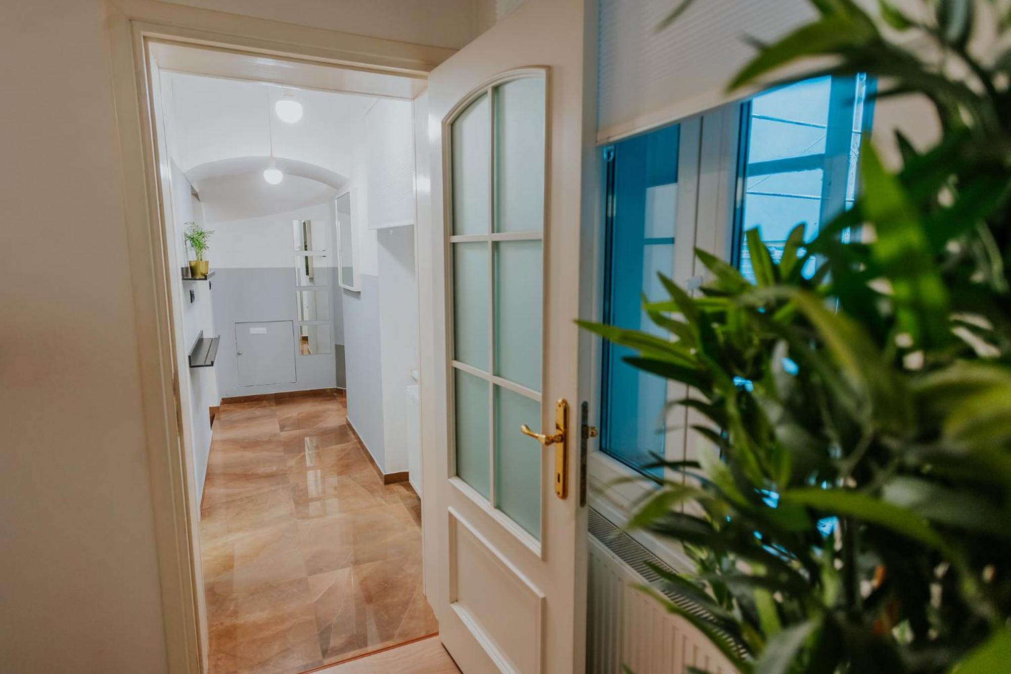 Endless Chanson Zagreb Exterior foto
